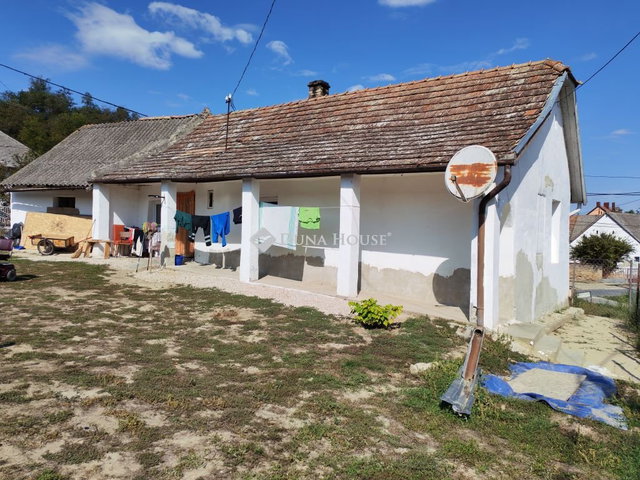 Eladó családi ház, Ozorán 8 M Ft, 3 szobás