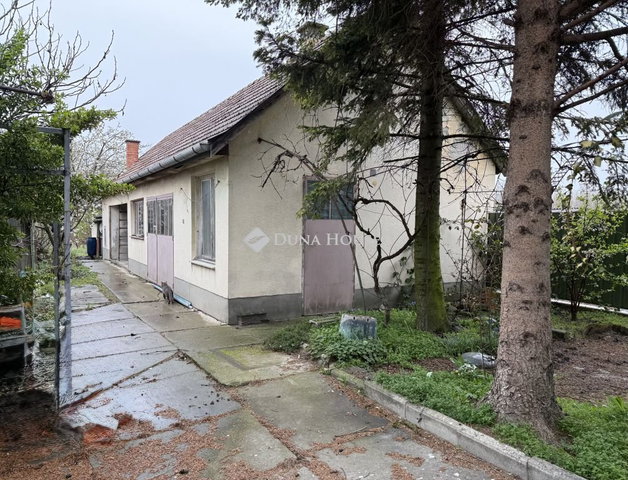 Eladó családi ház, Miskén, Temető utcában 15 M Ft, 4 szobás