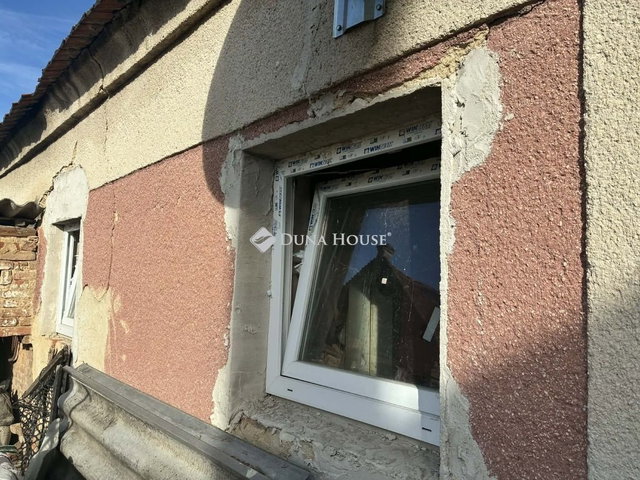 Eladó családi ház, Szentlőrincen 22 M Ft, 2 szobás