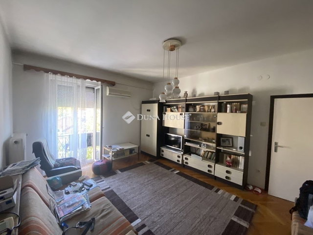 Eladó téglalakás, Dunaújvárosban 33.99 M Ft, 2 szobás