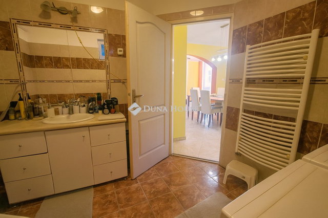 Eladó ikerház, Üllőn 125 M Ft, 5 szobás / költözzbe.hu