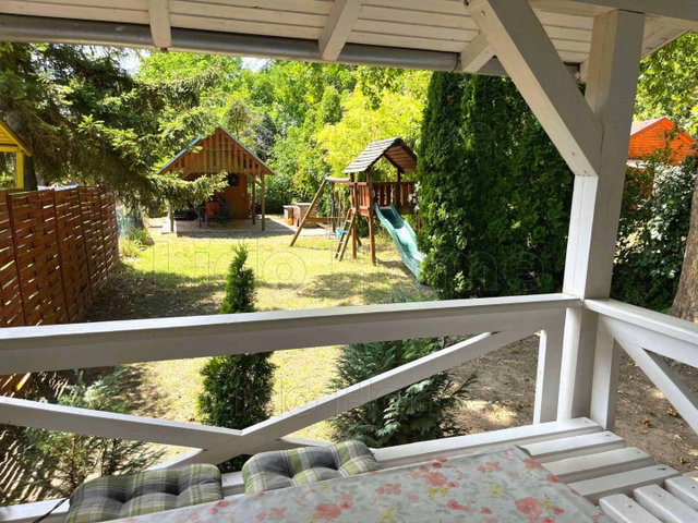 Eladó nyaraló, Balatonkeresztúron 54.9 M Ft, 4 szobás