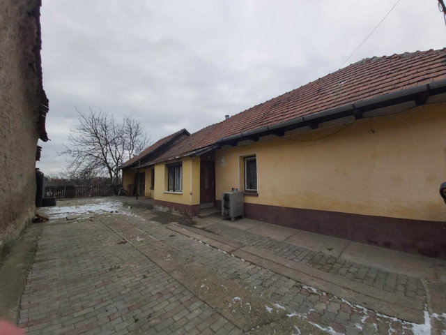 Eladó családi ház, Göncön 18 M Ft, 2 szobás