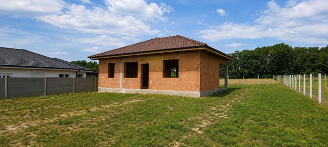 Eladó családi ház, Nyíregyházán 72.9 M Ft, 4 szobás