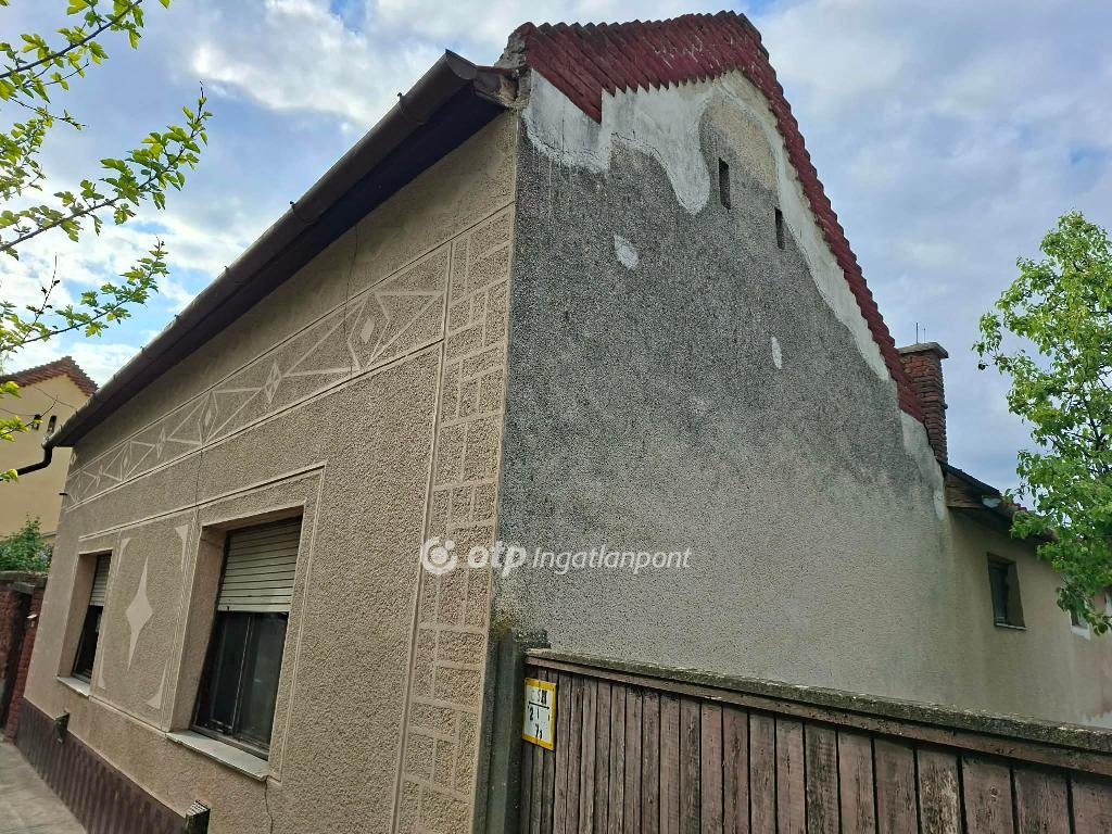 3 bed · 96m² · 45.000.000 ft