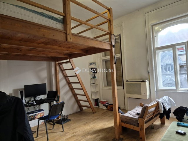 Eladó téglalakás, Budapesten, VII. kerületben, Kertész utcában