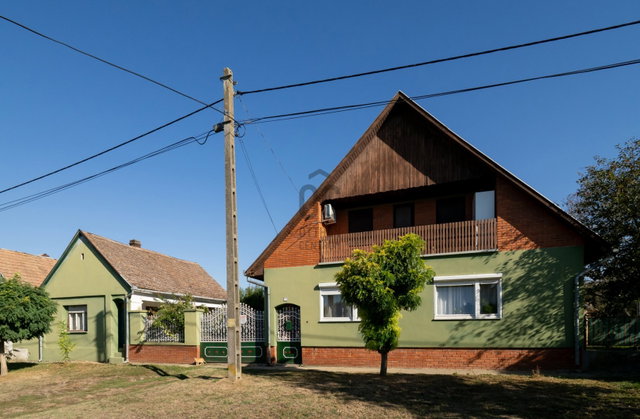 Eladó családi ház, Nagytótfalun 49.99 M Ft, 4 szobás