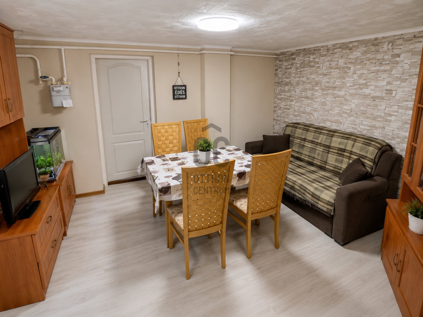 2 bed · 856m² · 19.900.000 ft