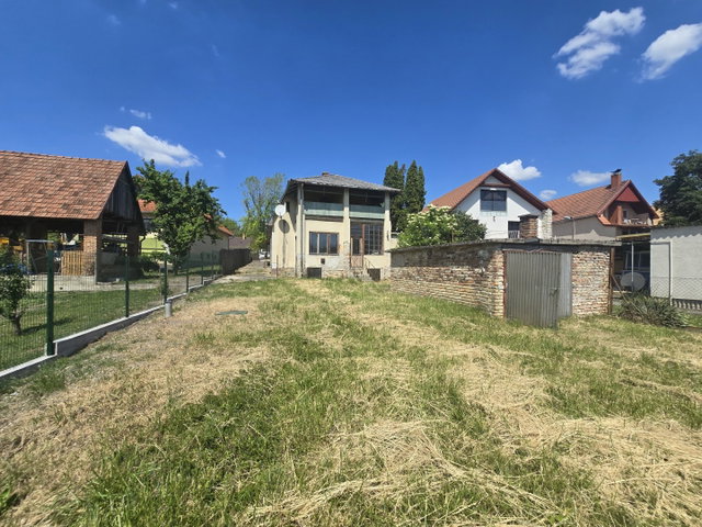 Eladó családi ház, Balatonkenesén 48 M Ft, 6+4 szobás