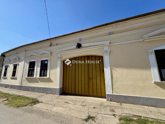 Eladó sorház, Bólyban 39.99 M Ft, 6 szobás
