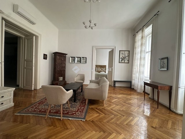 Eladó téglalakás, Budapesten, V. kerületben 259.9 M Ft, 3 szobás