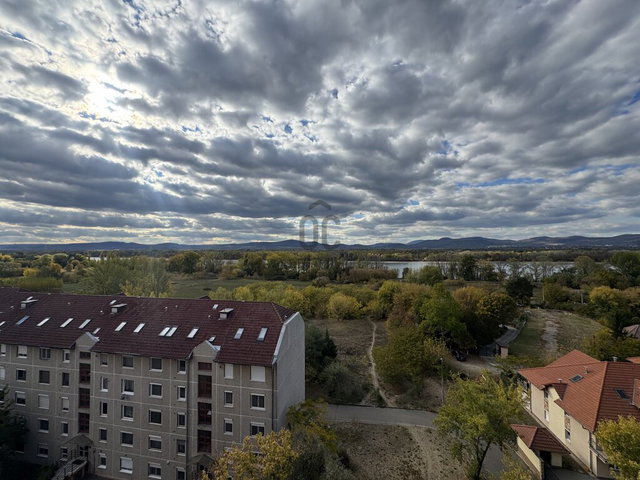 Eladó panellakás, Dunakeszin 93.9 M Ft, 3 szobás