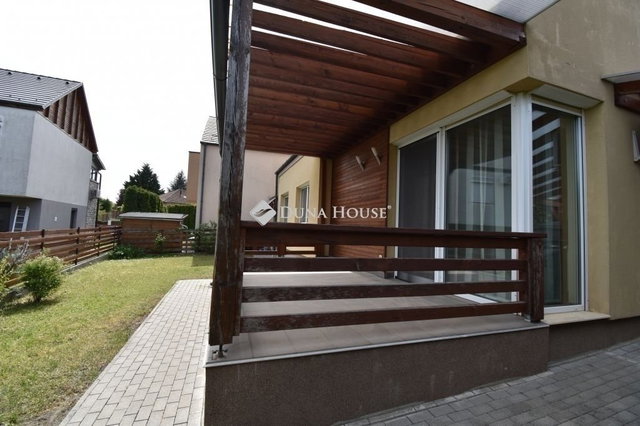 Eladó ikerház, Gödöllőn 135 M Ft, 4 szobás