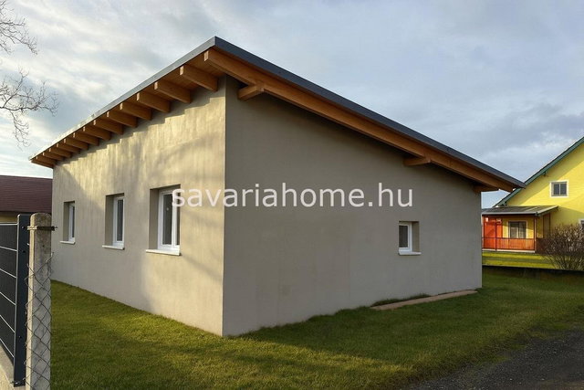 Eladó családi ház, Szentgotthárdon 110 M Ft, 3 szobás