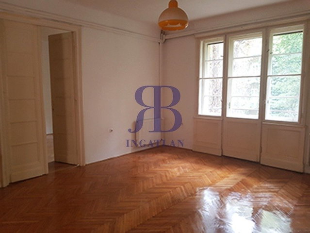 Kiadó iroda, Budapesten, XI. kerületben, Bartók Béla úton