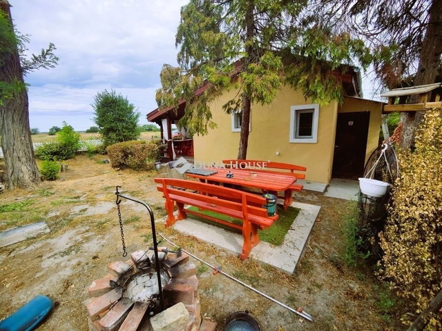 Eladó nyaraló, Szigetszentmártonban 39.9 M Ft, 1 szobás