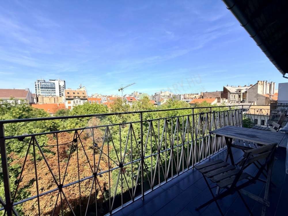 3 bed · 77m² · 584.000 ft