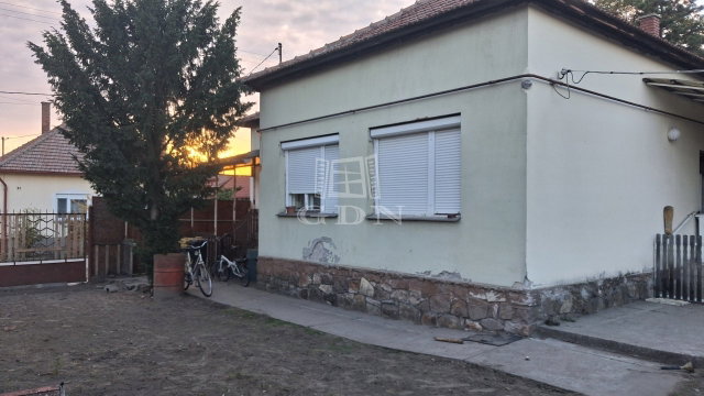 Eladó családi ház, Sándorfalván 53.9 M Ft, 3 szobás