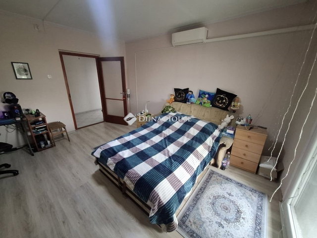 Eladó panellakás, Kiskunfélegyházán 34.9 M Ft, 3 szobás