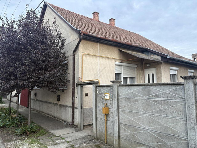 Eladó családi ház, Hódmezővásárhelyen 52.9 M Ft, 3 szobás