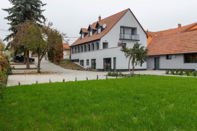 Eladó hotel, Egerszalókon 330 M Ft, 10 szobás