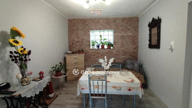 Eladó családi ház, Jánoshidán 13 M Ft, 2 szobás