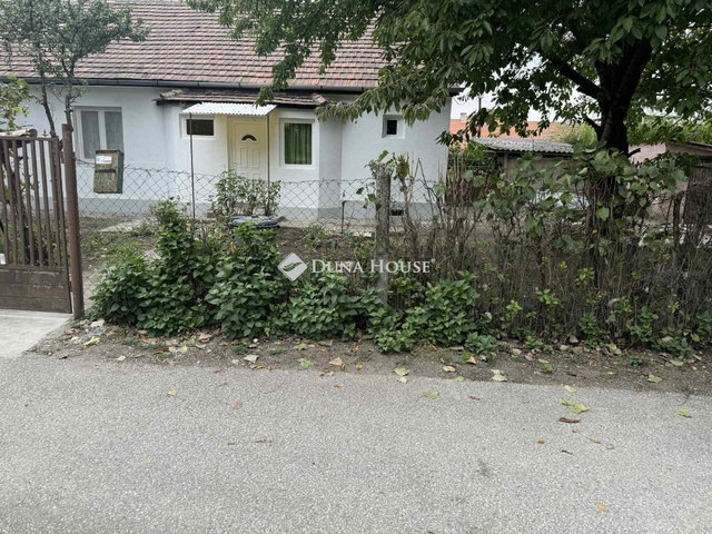 Eladó ikerház, Dorogon, Aradi Vértanúk utcában 65 M Ft