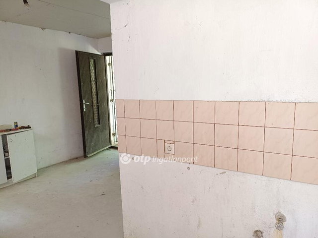 Eladó családi ház, Érden 31.5 M Ft, 1+2 szobás