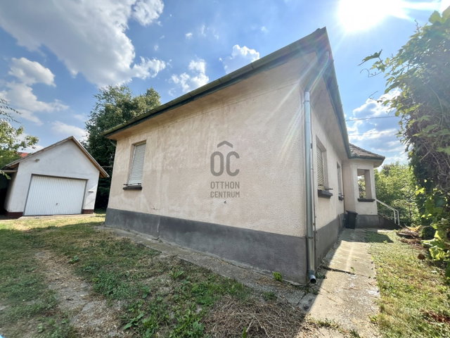 Eladó családi ház, Solton 28 M Ft, 5 szobás