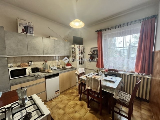Eladó családi ház, Budapesten, IV. kerületben 143.5 M Ft