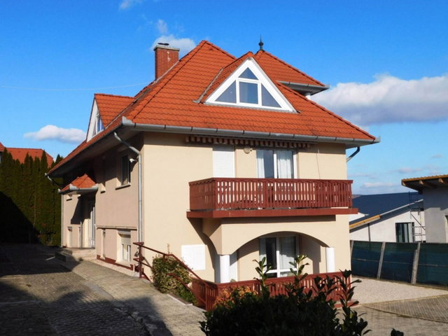 Eladó hotel, Hévízen 172.951 M Ft, 6 szobás