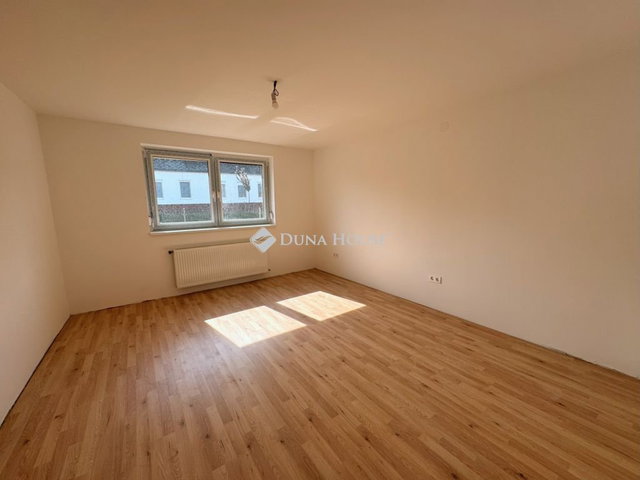 Eladó családi ház, Zalaapátin 59.99 M Ft, 2 szobás