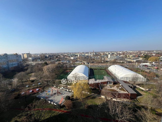 Eladó panellakás, Győrött 46.9 M Ft, 2 szobás