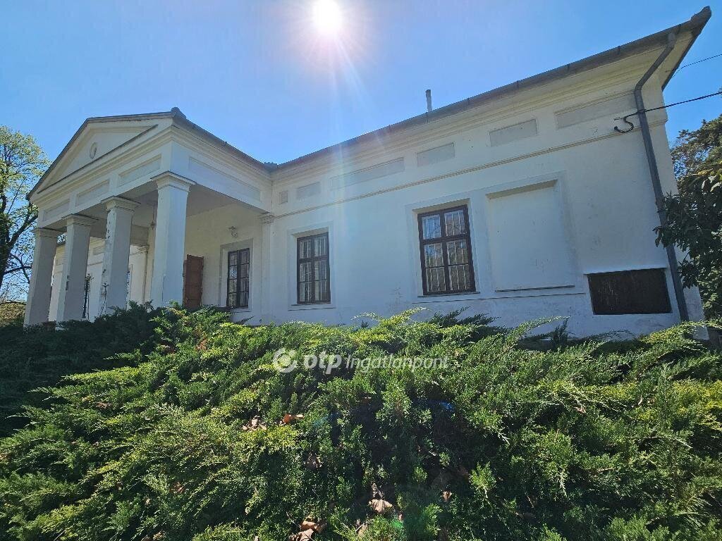468m² · 290.000.000 ft