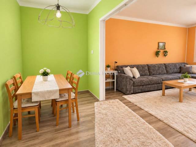 Eladó panellakás, Győrött, Lajta úton 42.4 M Ft, 2 szobás