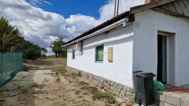 Eladó családi ház, Farmoson 16.9 M Ft, 2 szobás