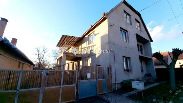Eladó családi ház, Nagykőrösön 74.9 M Ft, 9 szobás