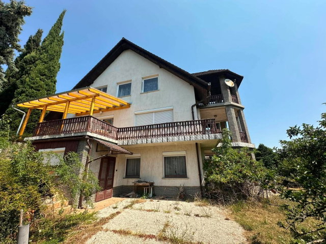 Eladó ikerház, Komlón 80 M Ft, 5 szobás / költözzbe.hu