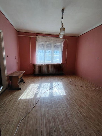 Eladó családi ház, Kecelen 15.9 M Ft, 2 szobás