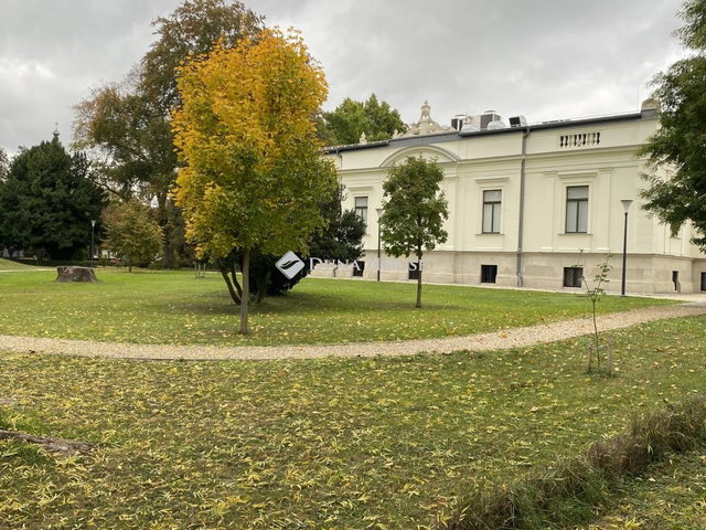 Eladó iroda, Sopronban 32.8 M Ft, 2 szobás / költözzbe.hu