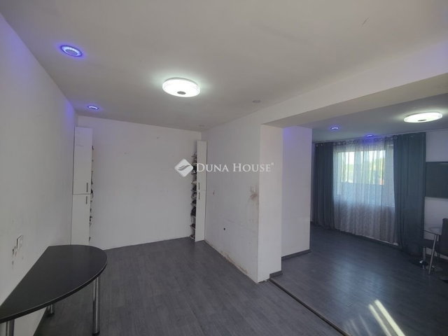Eladó téglalakás, Üllőn 24.9 M Ft, 1 szobás