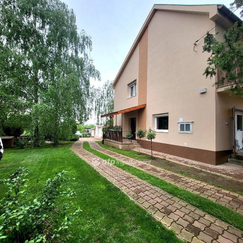 Eladó családi ház, Mikepércsen 219 M Ft, 5 szobás