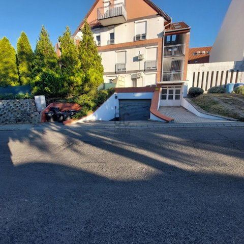 Eladó garázs, Pécsett 5.5 M Ft / költözzbe.hu