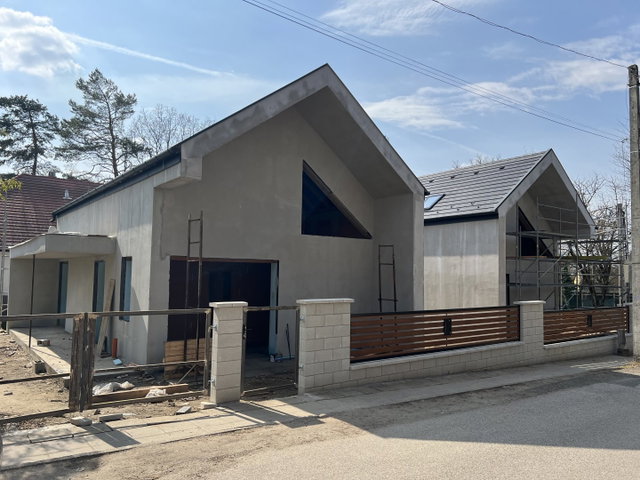Eladó ikerház, Gödöllőn 150 M Ft, 5 szobás