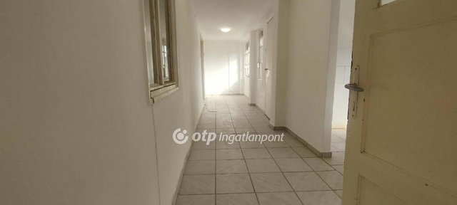 Eladó családi ház, Decsen 19 M Ft, 2 szobás