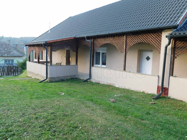 Eladó családi ház, Andorcson 35.8 M Ft, 2 szobás