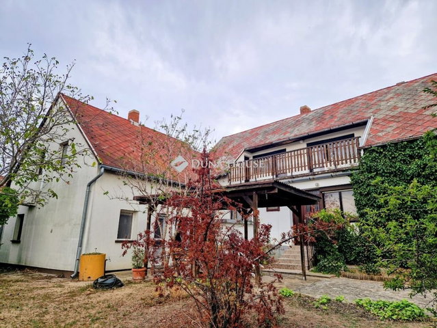 Eladó családi ház, Gyenesdiáson, Hunyadi közben 109.9 M Ft