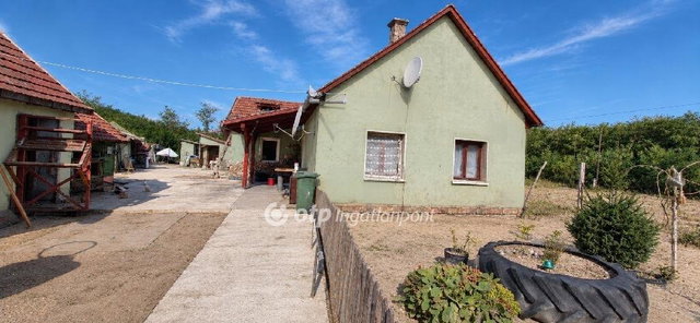 Eladó családi ház, Cegléden 17.5 M Ft, 1+1 szobás