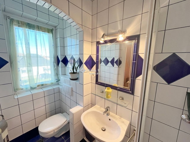 Eladó családi ház, Bőn 94.5 M Ft, 6 szobás