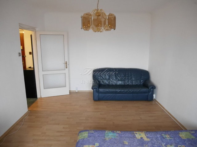 Kiadó panellakás, albérlet, Győrött 190 E Ft / hó, 3 szobás